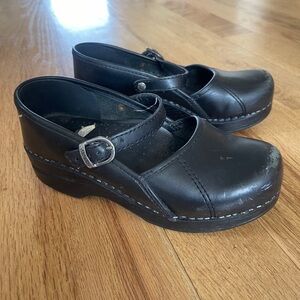 Dansko Mary Janes Size 35